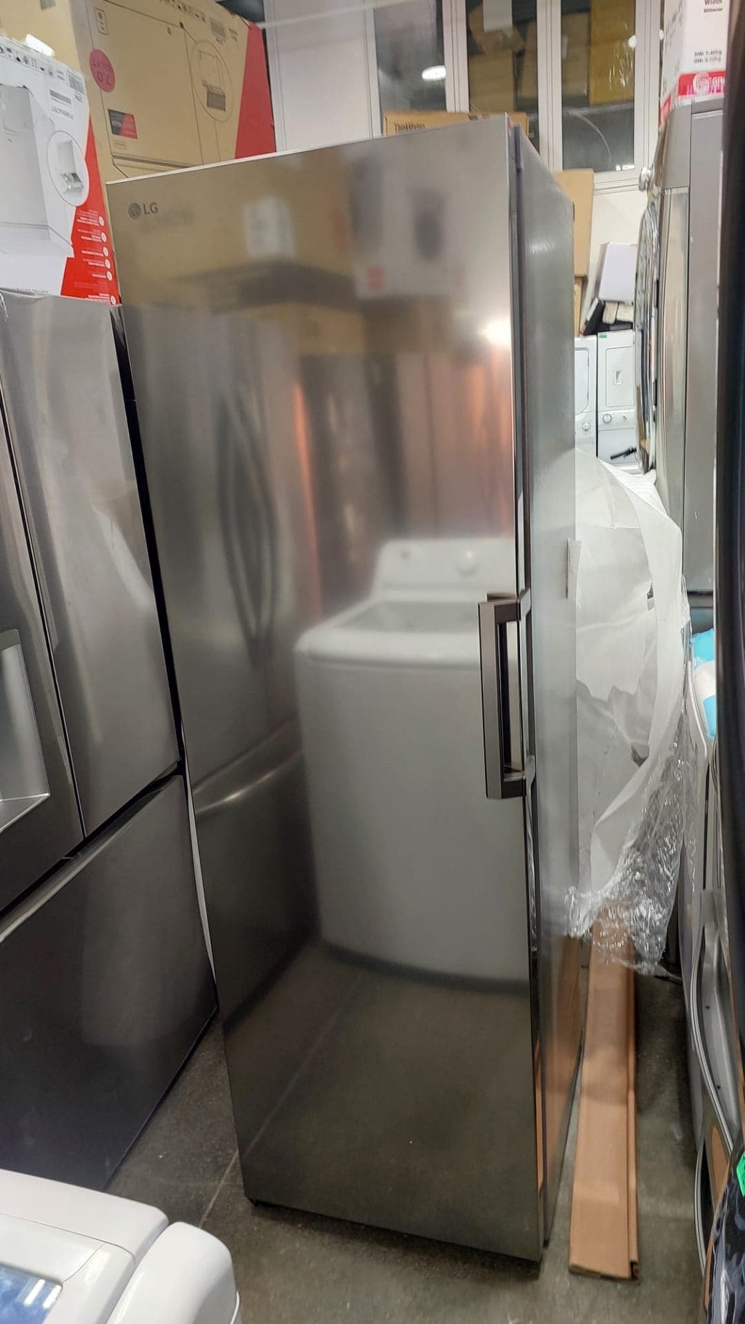 LG Upright Freezer 24 - Home Appliances in Mississauga, Ontario - Buy and Sell on Fliku